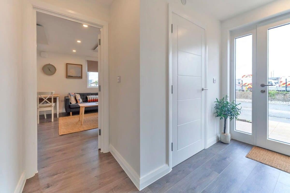 Contemporary 1 Bedroom Apartment In Ashford Ashford  Eksteriør billede